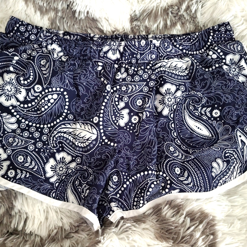 Activewear shorts